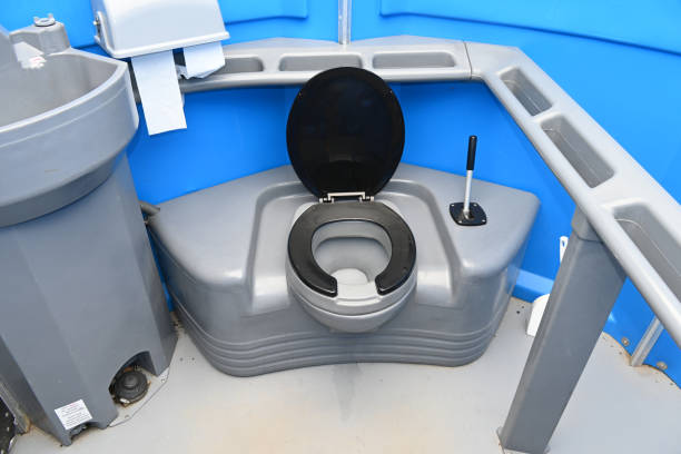 Porta potty delivery and setup in Midway South, TX